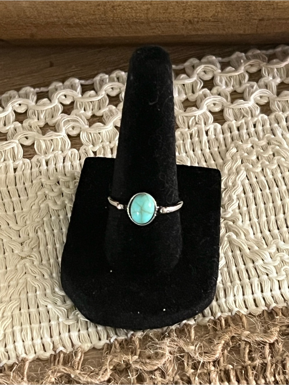 Turquoise Oval Stone Silver style Ring - size 7 30p3 Women Jewelry